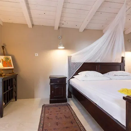 House Mint Ii With Full Privacy Nyaraló