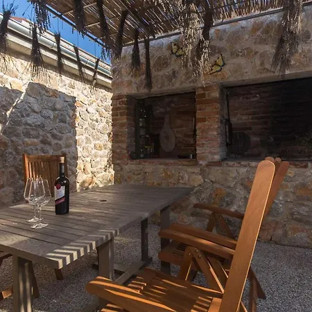 House Mint Ii With Full Privacy Nyaraló